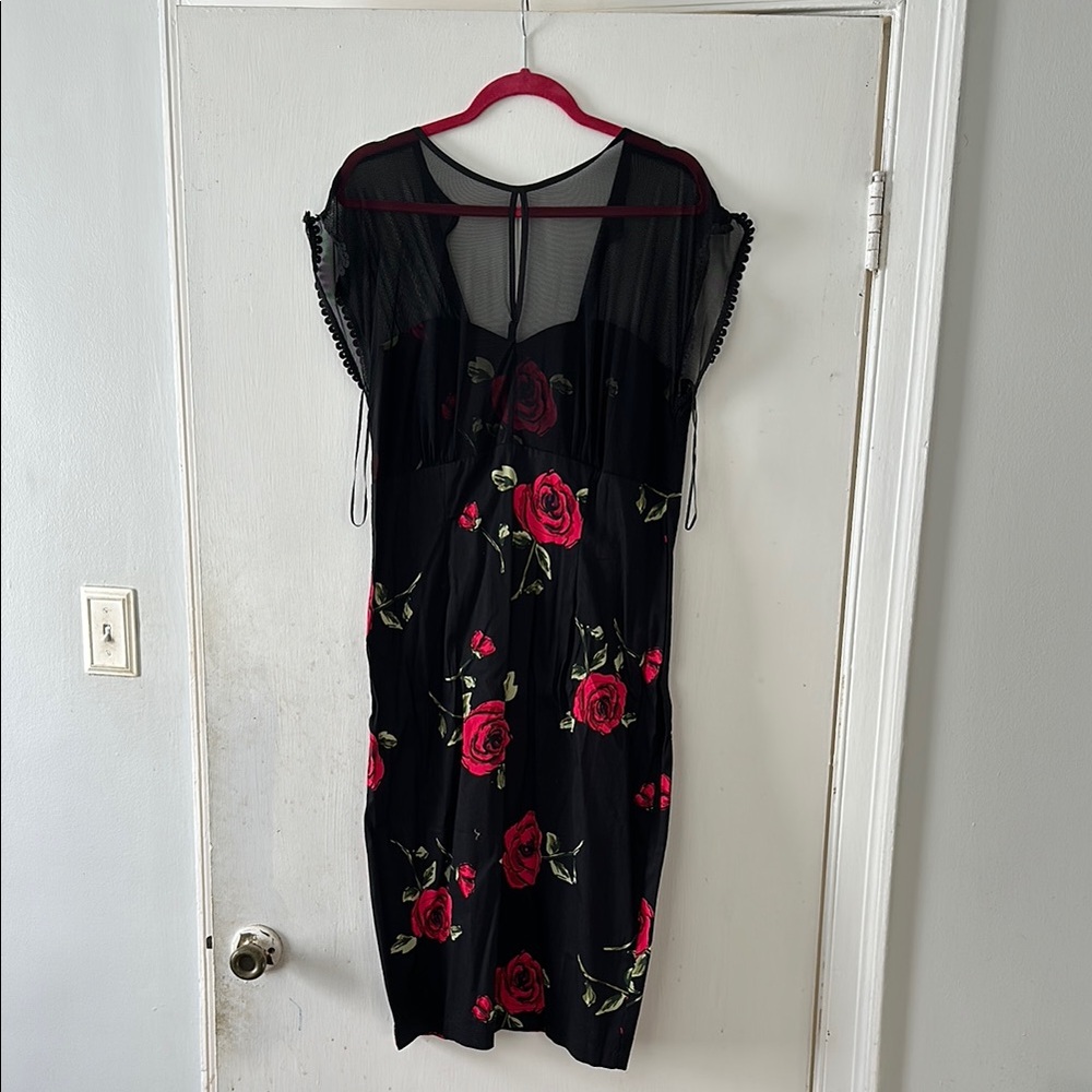 Unique Vintage / UK brand | romantic ROSES Black pencil Dress  | Curvy size 16